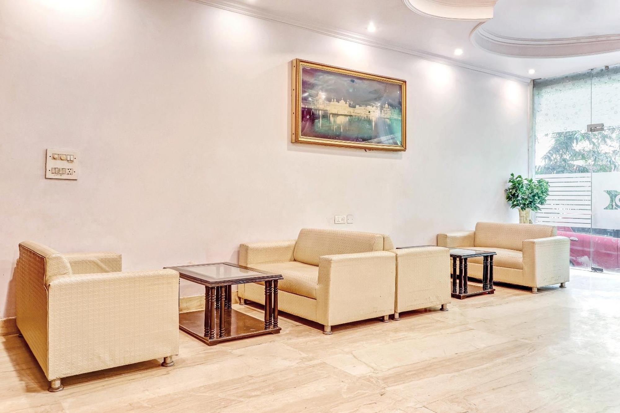 Hotel O Grand Central Делі Екстер'єр фото