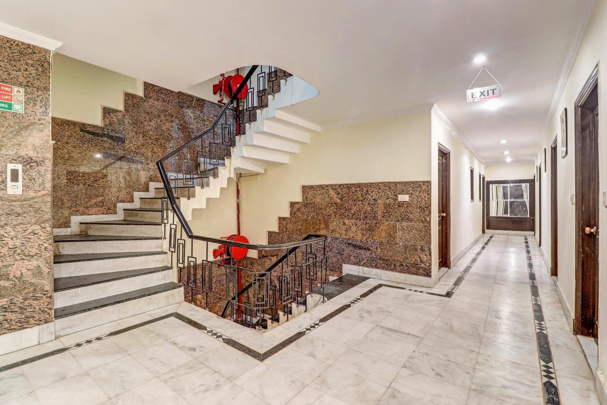 Hotel O Grand Central Делі Екстер'єр фото