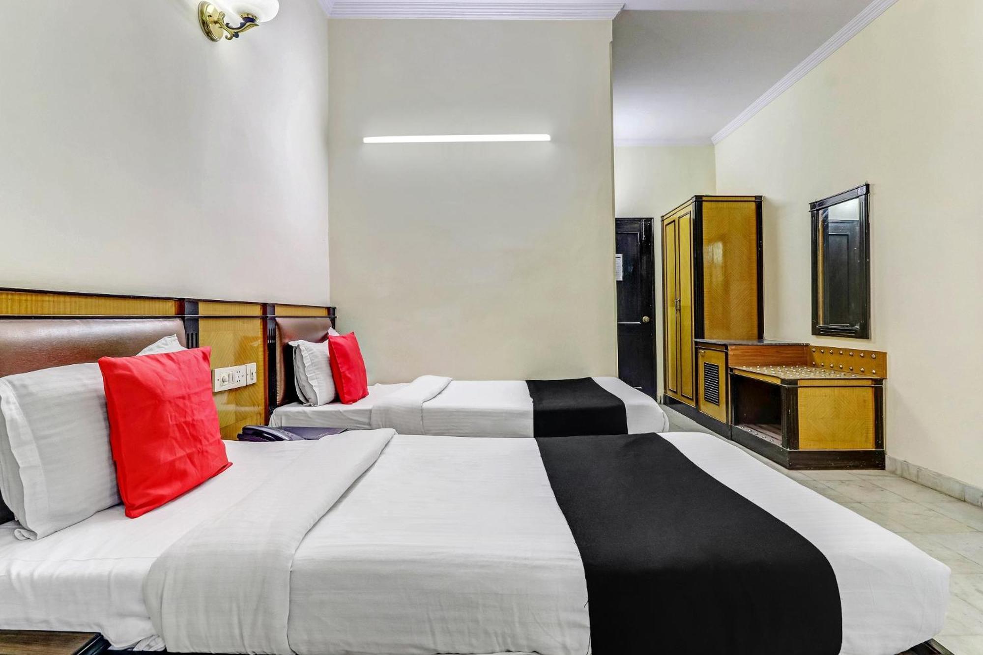 Hotel O Grand Central Делі Екстер'єр фото