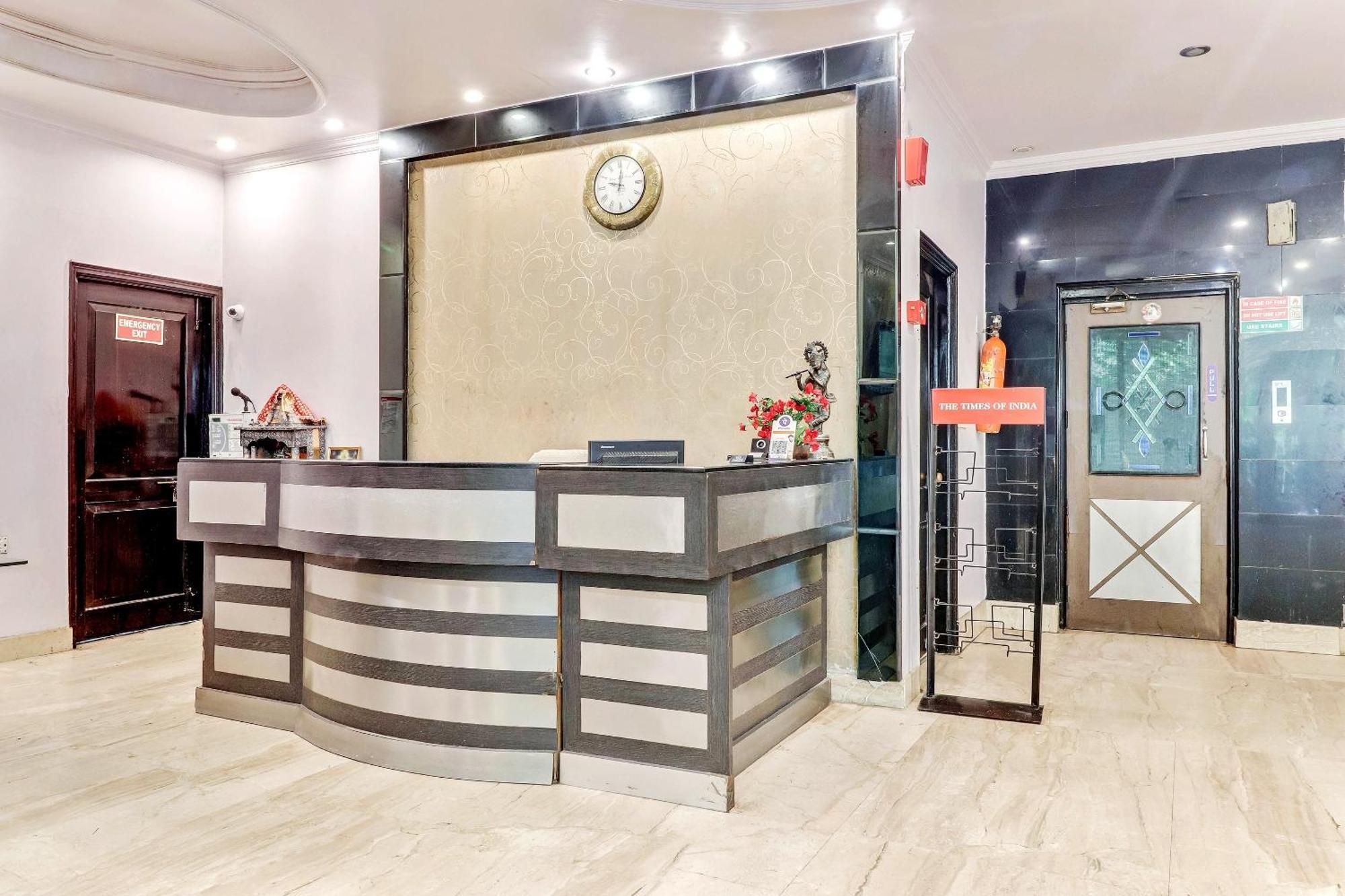 Hotel O Grand Central Делі Екстер'єр фото