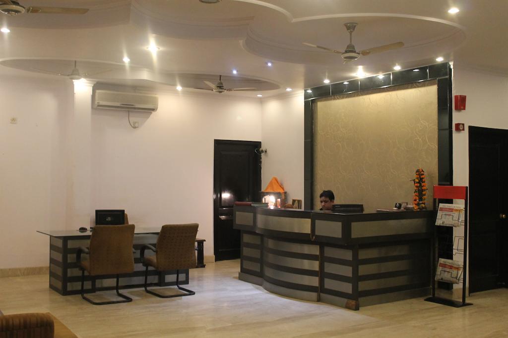 Hotel O Grand Central Делі Екстер'єр фото